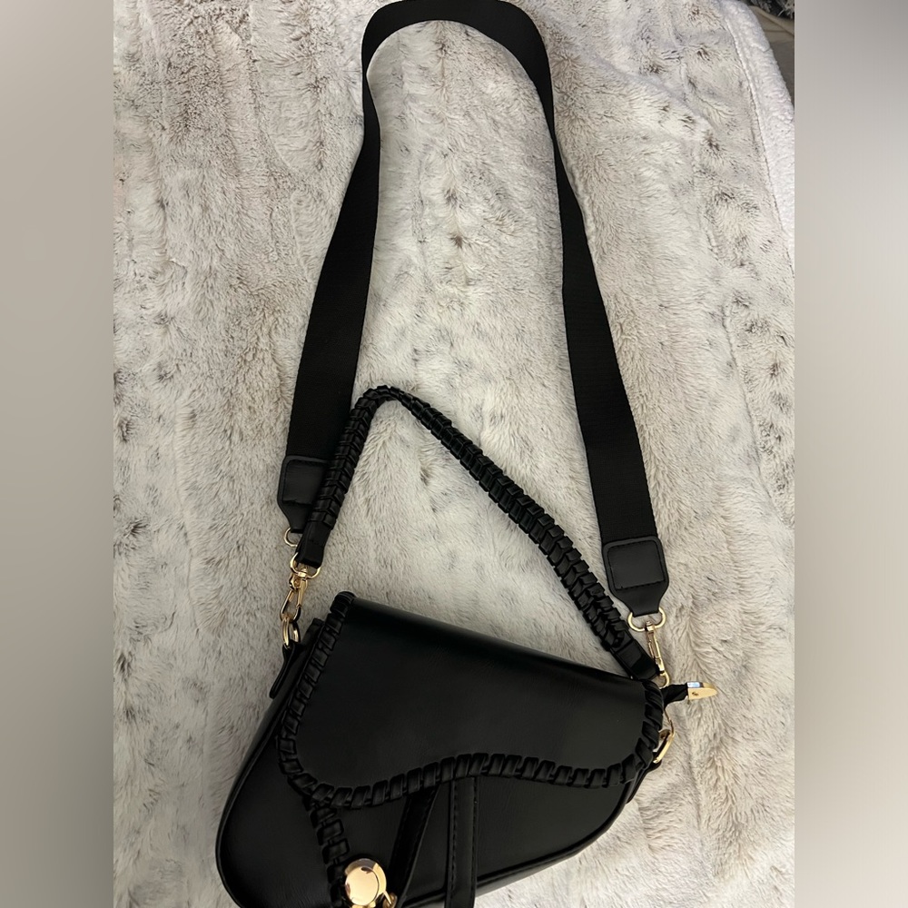 Black Purse - Picture 5 of 5